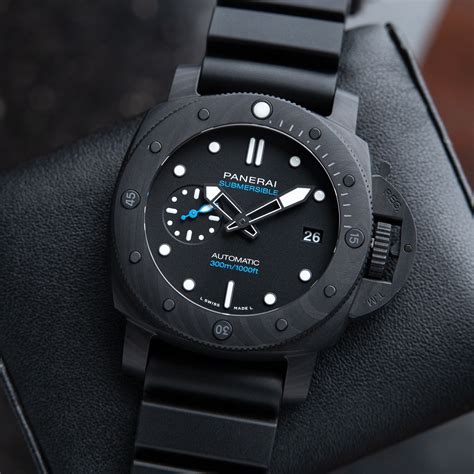 panerai submersible carbotech 42mm.